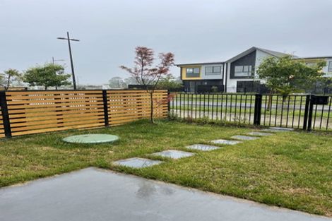 Photo of property in 74 Papatupu Way, Kumeu, 0810