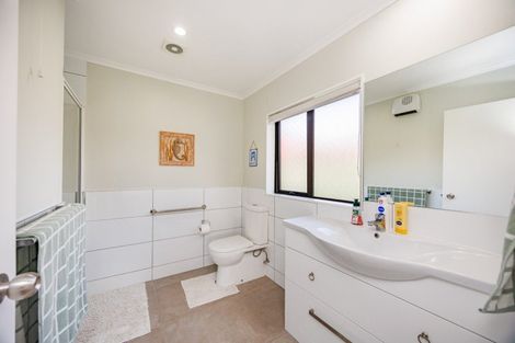 Photo of property in 21 Montana Way, Milson, Palmerston North, 4414