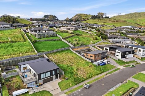Photo of property in 18 Bob Carter Place, Welcome Bay, Tauranga, 3175