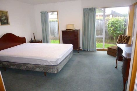 Photo of property in 1/21 Huntingdon Place, Avonhead, Christchurch, 8042