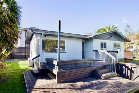 Photo of property in 64 Borich Road, Sunnyvale, Auckland, 0612