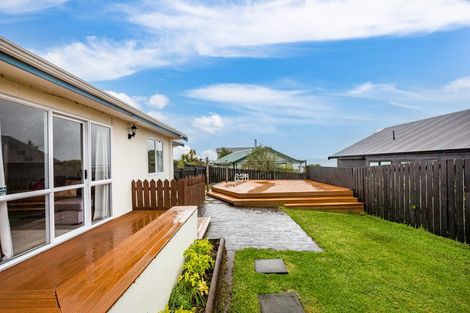 Photo of property in 2 Coventry Close, Ascot Park, Porirua, 5024