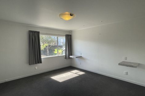 Photo of property in 10 Truscott Place, West Harbour, Auckland, 0618
