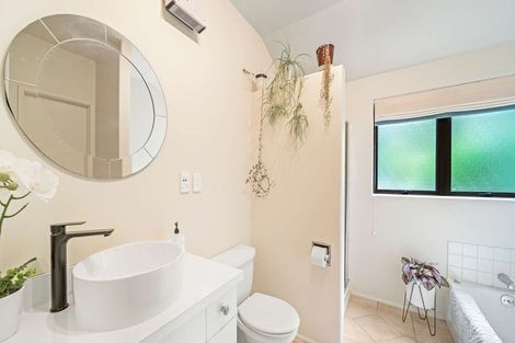 Photo of property in 16 Slade Street, Oamaru North, Oamaru, 9400