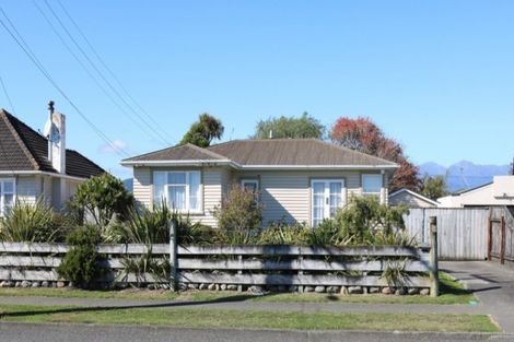 Photo of property in 90 Tiro Tiro Road, Levin, 5510