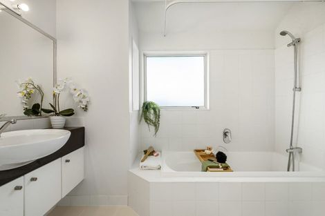 Photo of property in 1/137 Nile Road, Milford, Auckland, 0620