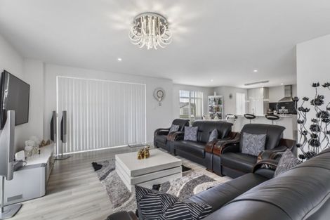 Photo of property in 26 Rere Close, Takanini, 2112