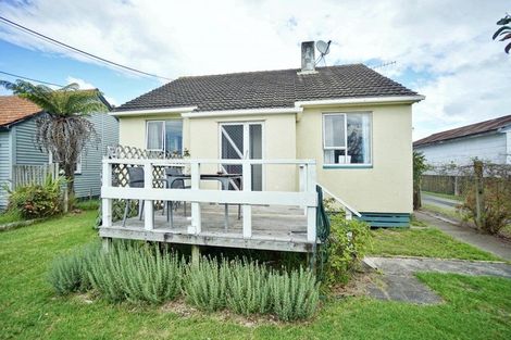 Photo of property in 14 Station Road, Te Puke, 3119