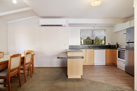 Photo of property in 1 Von Place, Fernhill, Queenstown, 9300