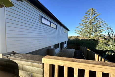 Photo of property in 10a Helleur Road, Massey, Auckland, 0614