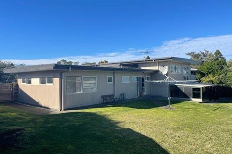 Photo of property in 4 Chatswood Grove, Chatswood, Auckland, 0626