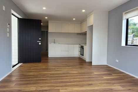 Photo of property in 37 Santa Monica Place, Goodwood Heights, Auckland, 2105