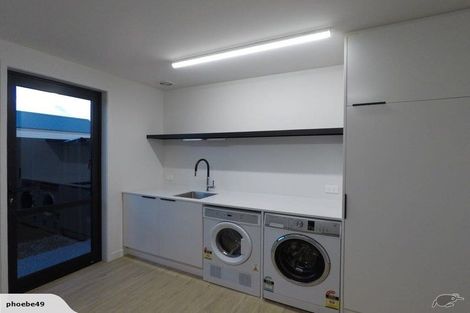 Photo of property in 15 Mount Creighton Crescent, Wanaka, 9305