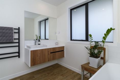 Photo of property in 110r Waikite Road, Welcome Bay, Tauranga, 3175