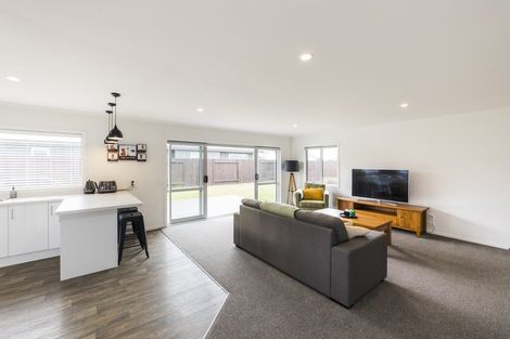 Photo of property in 21 Wescombe Grove, Feilding, 4702