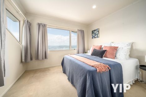 Photo of property in 45 Tamworth Crescent, Newlands, Wellington, 6037