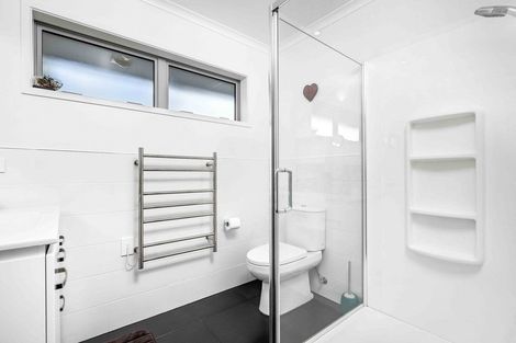 Photo of property in 17 Oceania Sands Way, Papamoa Beach, Papamoa, 3118