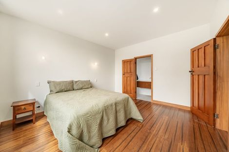 Photo of property in 141 Breaker Bay Road, Breaker Bay, Wellington, 6022