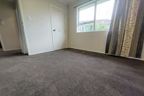 Photo of property in 111 Kemp Road, Massey, Auckland, 0614