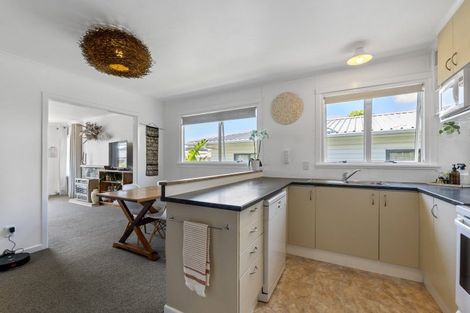 Photo of property in 16 Rosendale Avenue, Spotswood, New Plymouth, 4310