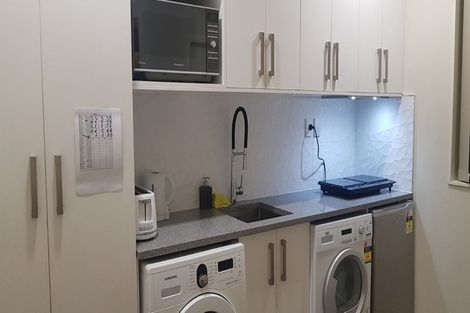 Photo of property in 8 Sam Place, Mangere, Auckland, 2022