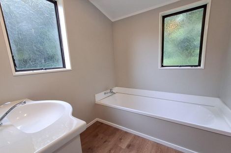 Photo of property in 3 Hazlewood Avenue, Karori, Wellington, 6012