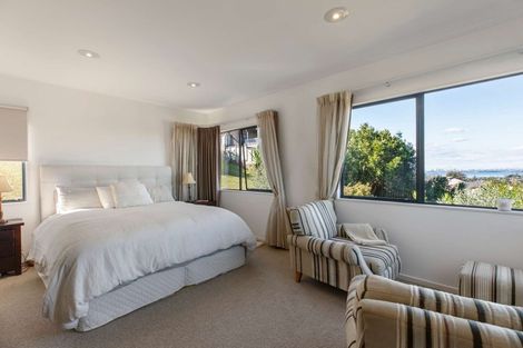 Photo of property in 22a Van Dyke Place, West Harbour, Auckland, 0618
