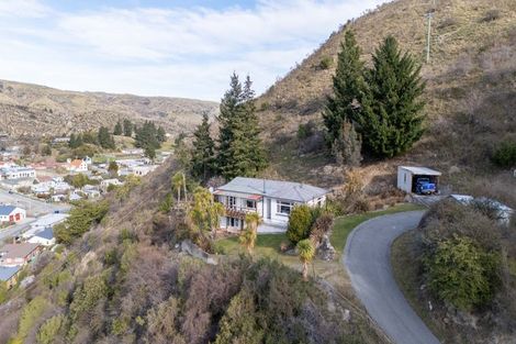 Photo of property in 89 Branxholm Street, Roxburgh, 9500