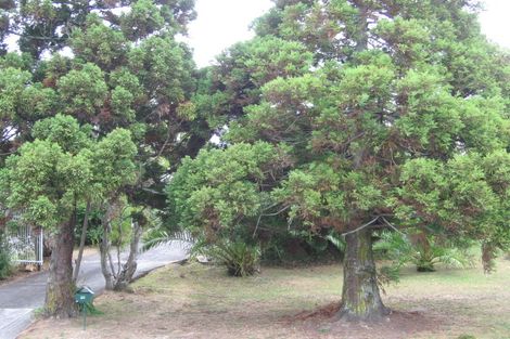 Photo of property in 1/25 Roberts Road, Glenfield, Auckland, 0629