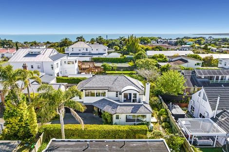 Photo of property in 2/14 Bayview Road, Hauraki, Auckland, 0622