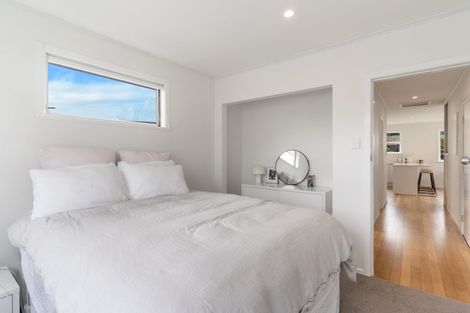 Photo of property in 24 Gill Avenue, Te Atatu Peninsula, Auckland, 0610