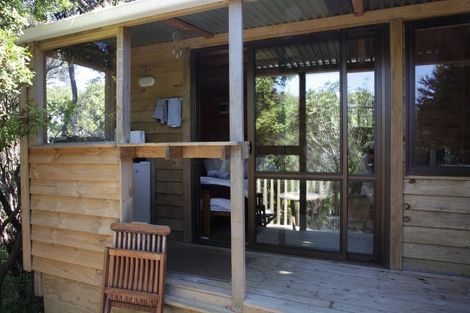 Photo of property in 128 Lone Kauri Road, Karekare, Auckland, 0772