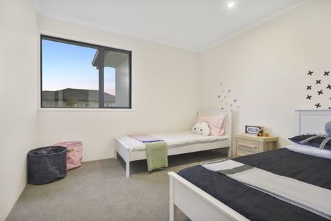 Photo of property in 3 Captain Rings Drive, Papakura, 2110