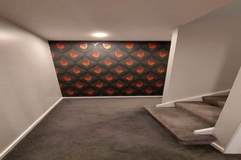 Photo of property in 93a Kelburn Parade, Kelburn, Wellington, 6012