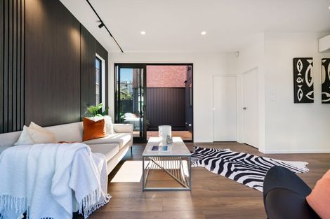 Photo of property in 73d Salamanca Road, Sunnynook, Auckland, 0620