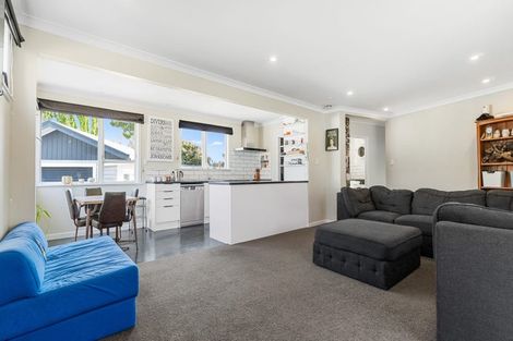 Photo of property in 4 Sequoia Place, Maoribank, Upper Hutt, 5018