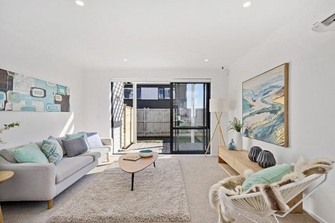 Photo of property in 5 Gallipoli Place, Flat Bush, Auckland, 2019