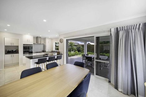 Photo of property in 33 Hinau Road, Karaka, Papakura, 2113