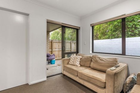Photo of property in 4 Pangu Way, Mangere, Auckland, 2022