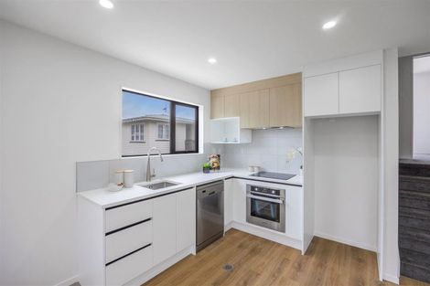 Photo of property in 49b Golf Road, New Lynn, Auckland, 0600