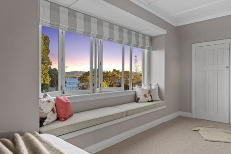 Photo of property in 247 Devonport Road, Tauranga, 3110