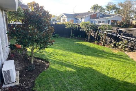 Photo of property in 50 Chipping Lane, Redwood, Christchurch, 8051