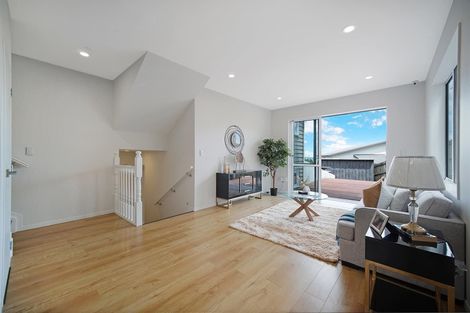 Photo of property in 116 Keri Vista Rise, Papakura, 2110