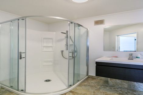 Photo of property in 4 Shannon Place, Torbay, Auckland, 0630
