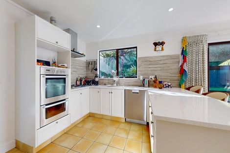 Photo of property in 60 Satara Crescent, Khandallah, Wellington, 6035