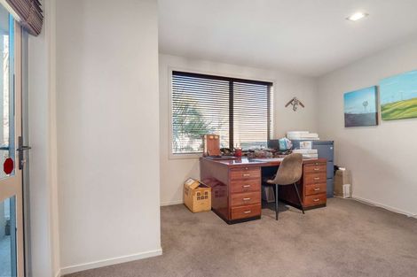 Photo of property in 2 Honeysuckle Lane, Ohauiti, Tauranga, 3112