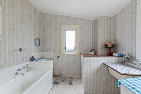 Photo of property in 178 Onepu Road, Lyall Bay, Wellington, 6022