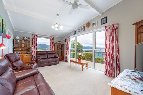 Photo of property in 44 Dowse Drive, Maungaraki, Lower Hutt, 5010