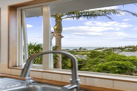 Photo of property in 71 William Bayes Place, Red Beach, 0932