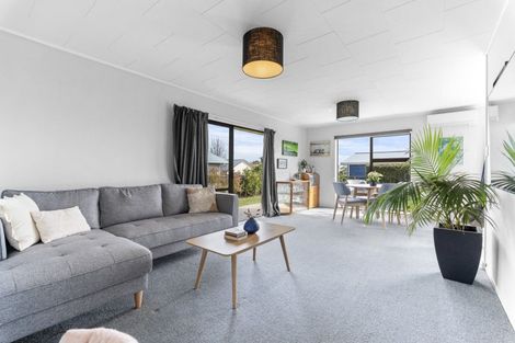 Photo of property in 5 Dillon Drive, Bell Block, New Plymouth, 4312